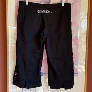Be Present Black Capri Yoga Pants w/White Dragon Embroidery, Size M